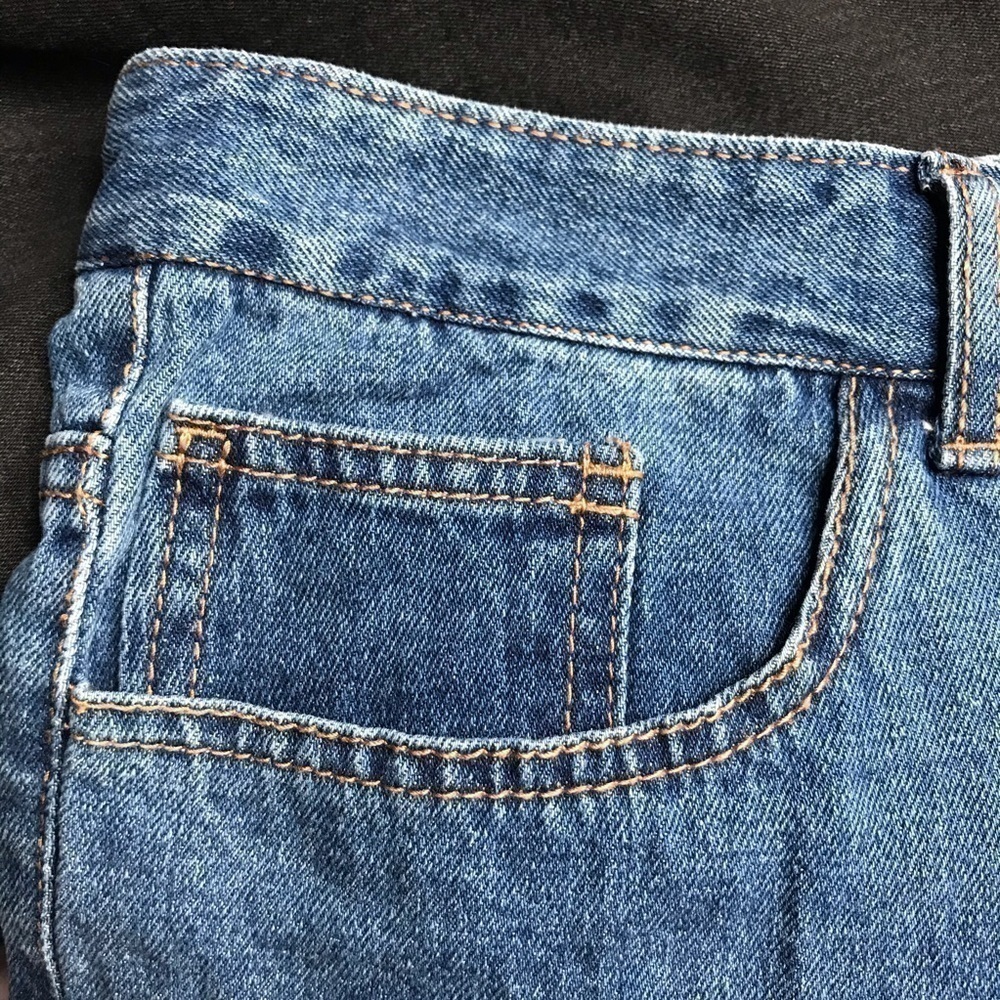 Forever 21 Blue denim Size 30 fringed hem shorts New With Tag NWT - Picture 2 of 12